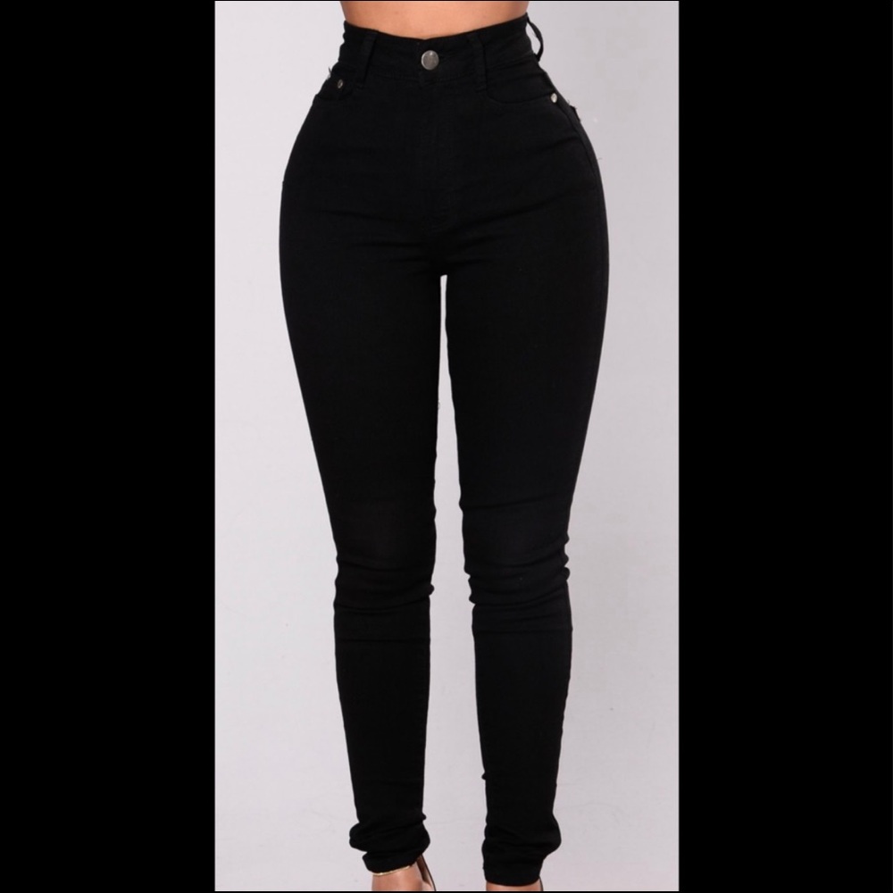 Fashion Nova - Black Skinny Jeans (Size 13)